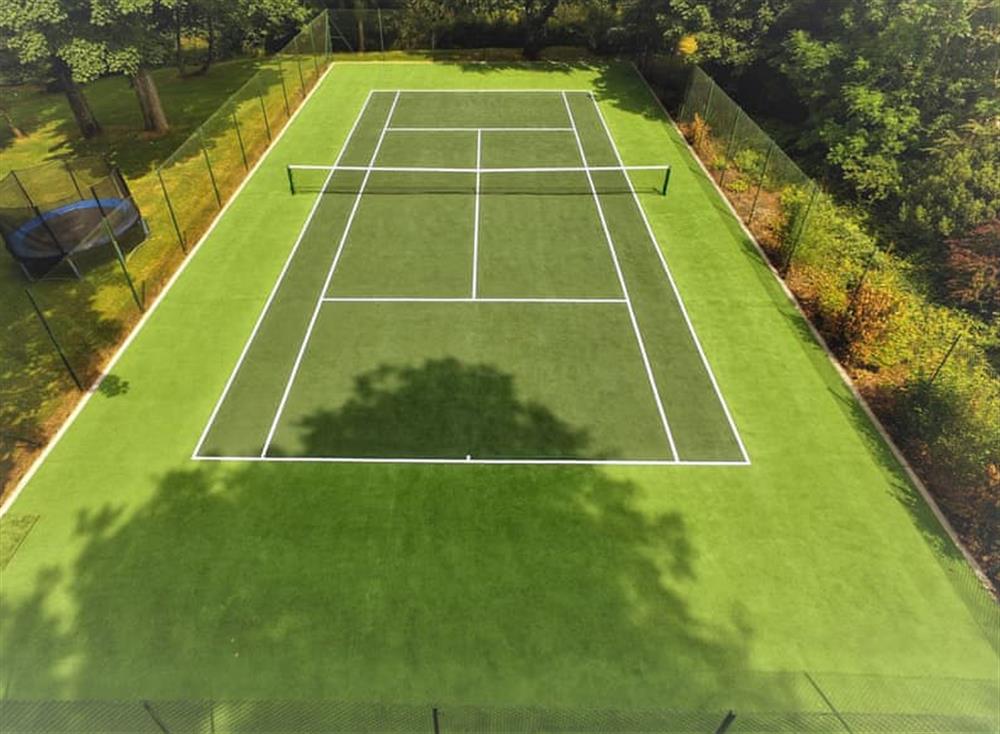 Shared tennis court at Old Stables, 