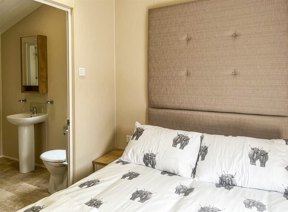 Double bedroom (photo 2) at Glen View Lodge in Dunbar, East Lothian