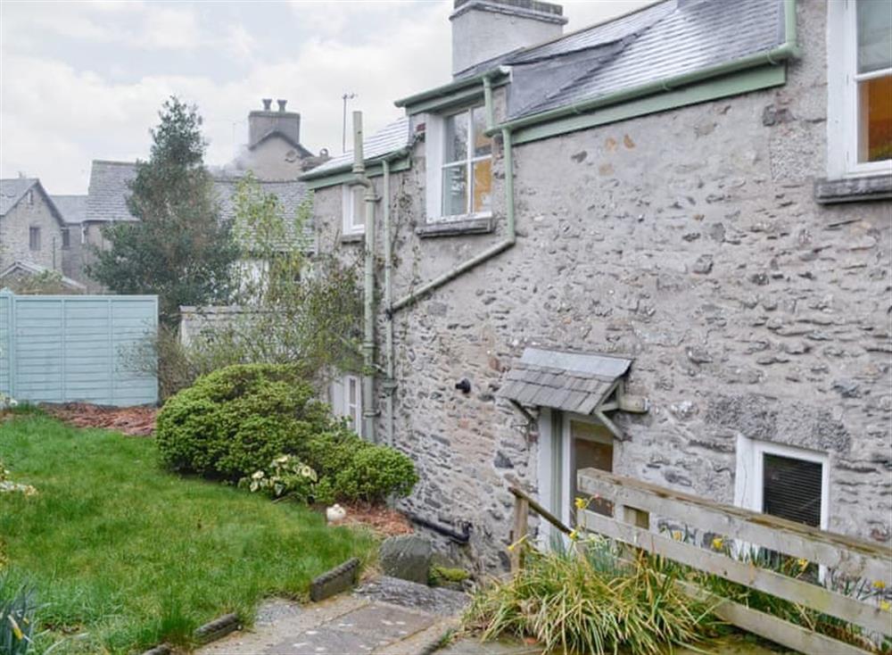 Glendene in High Newton, near GrangeoverSands, Cumbria sleeps 6