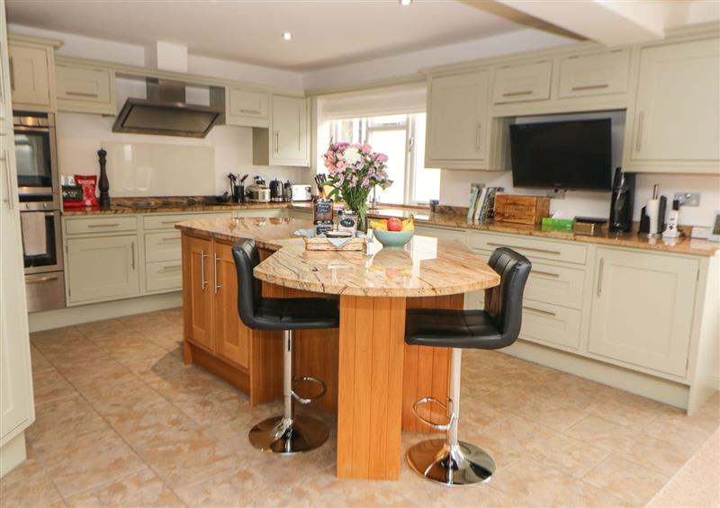 The kitchen (photo 2) at Glenhurst, Holmesfield near Dronfield