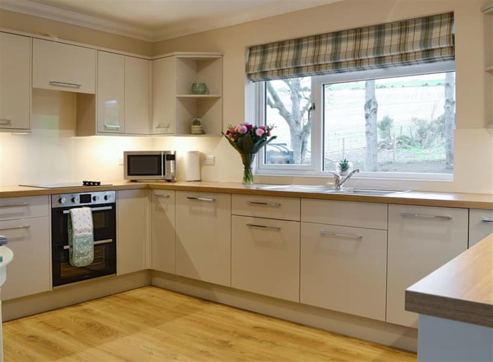 Well-equipped fitted kitchen at Braemorlich, 