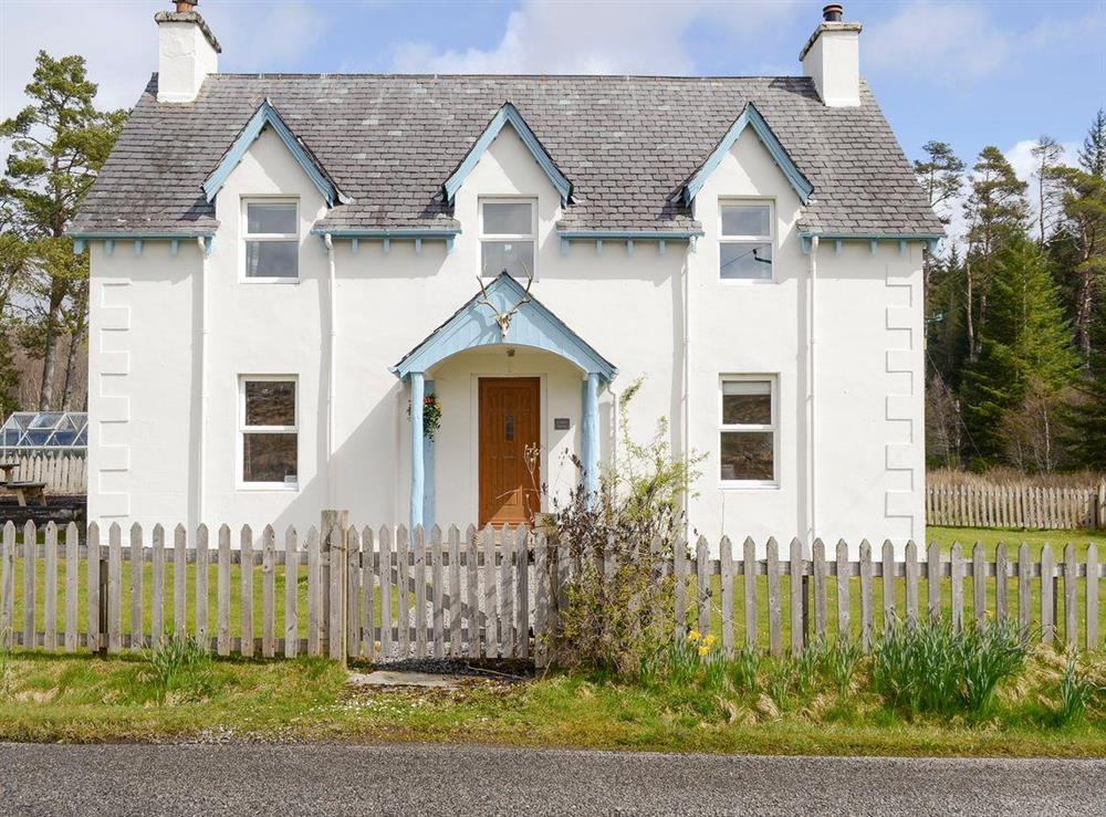 Glenrossal Cottages Keepers House in Rosehall, near Lairg, Northern