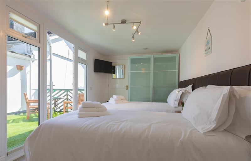 One of the 4 bedrooms at Glenside House, Carbis Bay