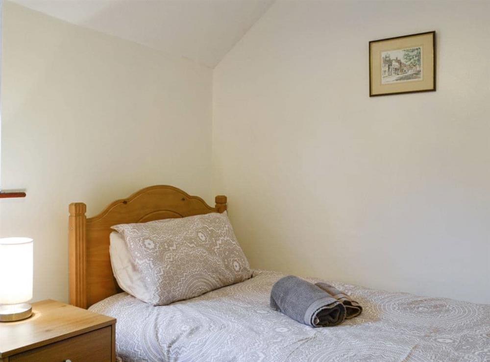 Airy twin bedroom at Glenwood in Keswick, Cumbria