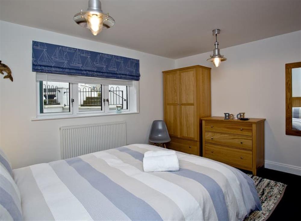 Double bedroom (photo 3) at Glimpse in 36 Bredon Court, Newquay