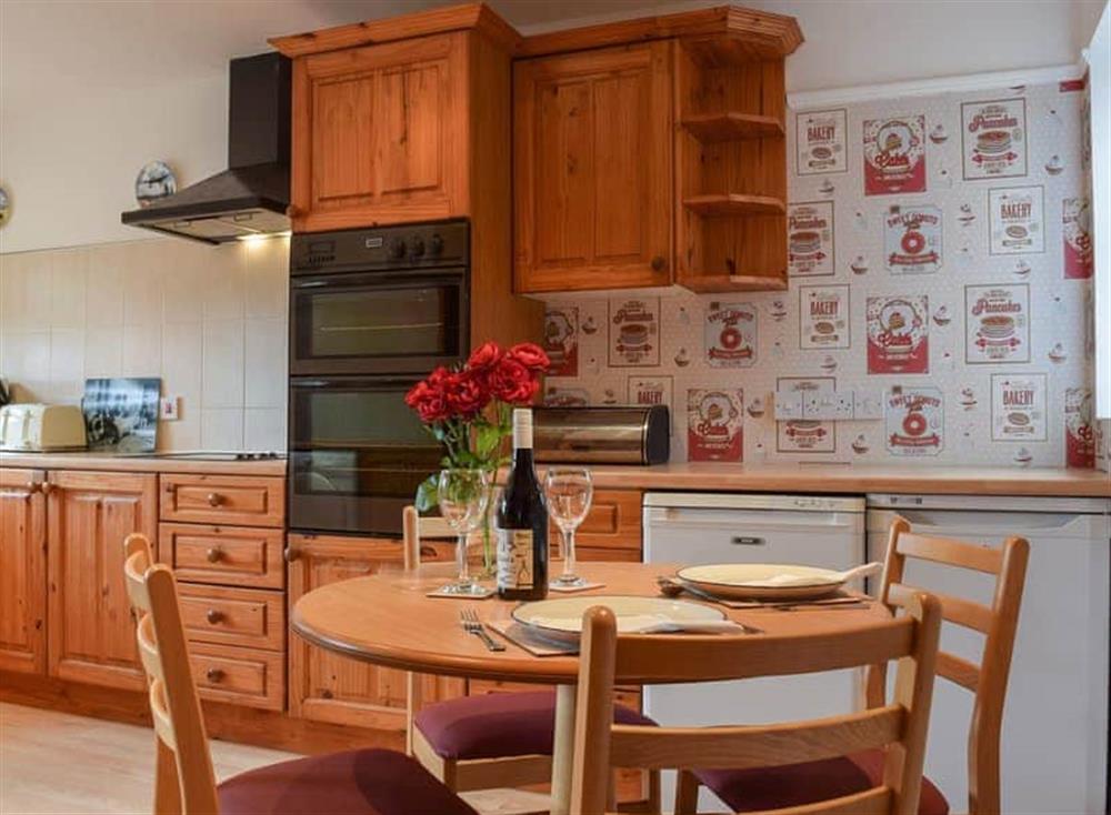 Kitchen/diner at Glossoms Lodge in Thorpe Arnold, Leicestershire