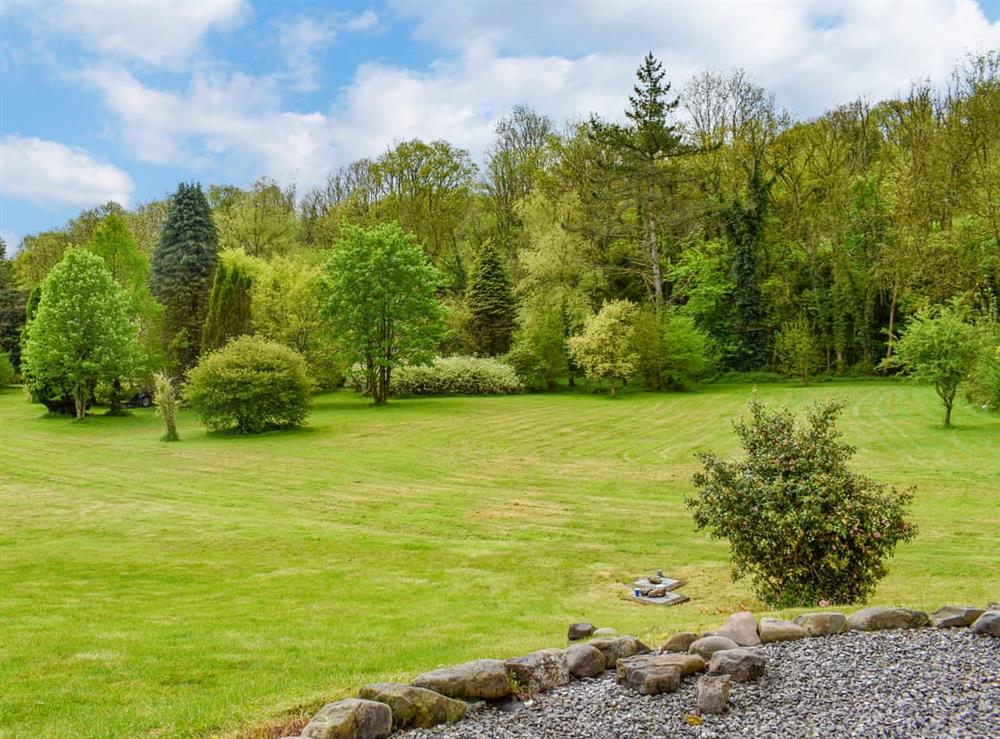 Garden and grounds at Goitre Farmhouse in Llanwrda, Dyfed