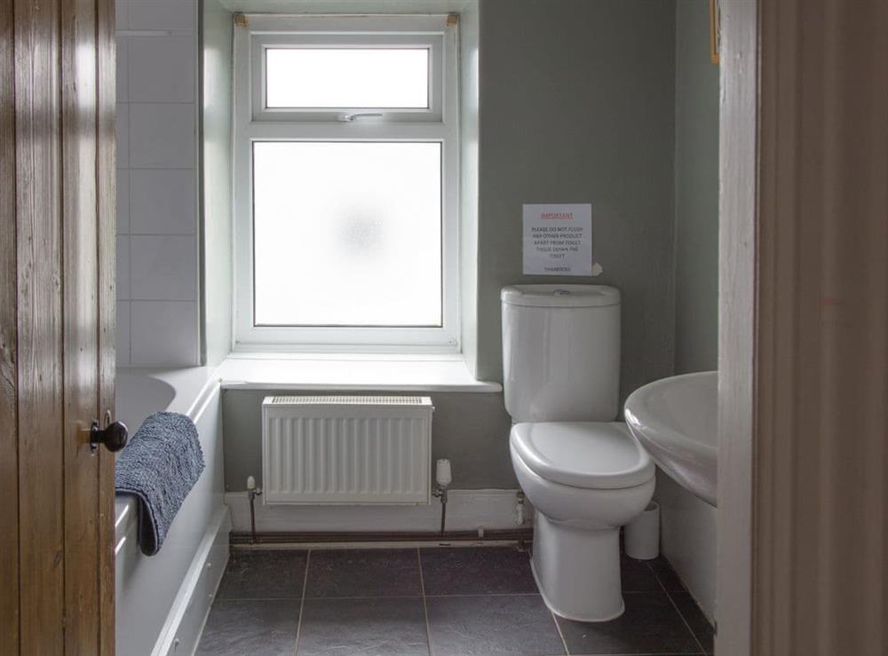 Bathroom at Golan in Clynnog Fawr, Gwynedd