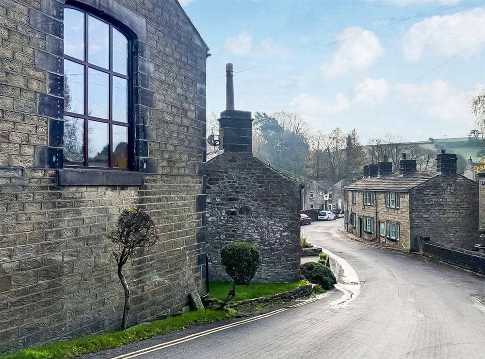 Surrounding area at Golden Goose Cottage in Laycock, West Yorkshire
