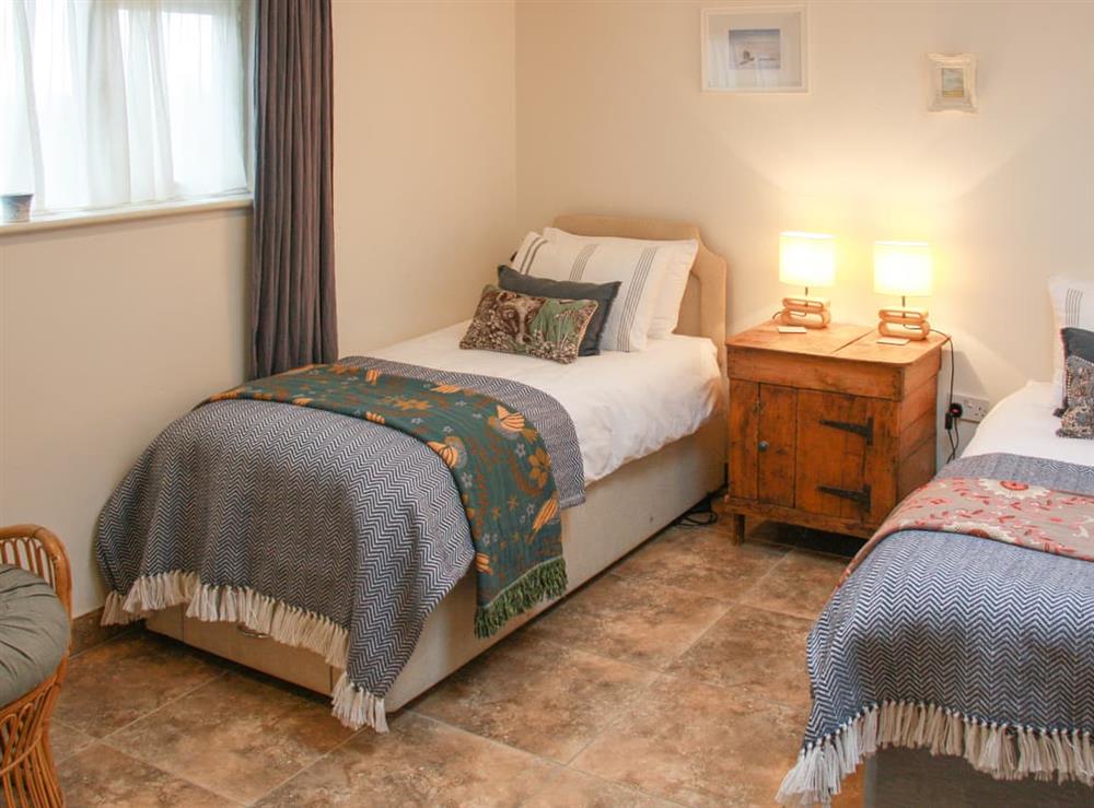 Twin bedroom at Goldfinch in Happisburgh, Norfolk