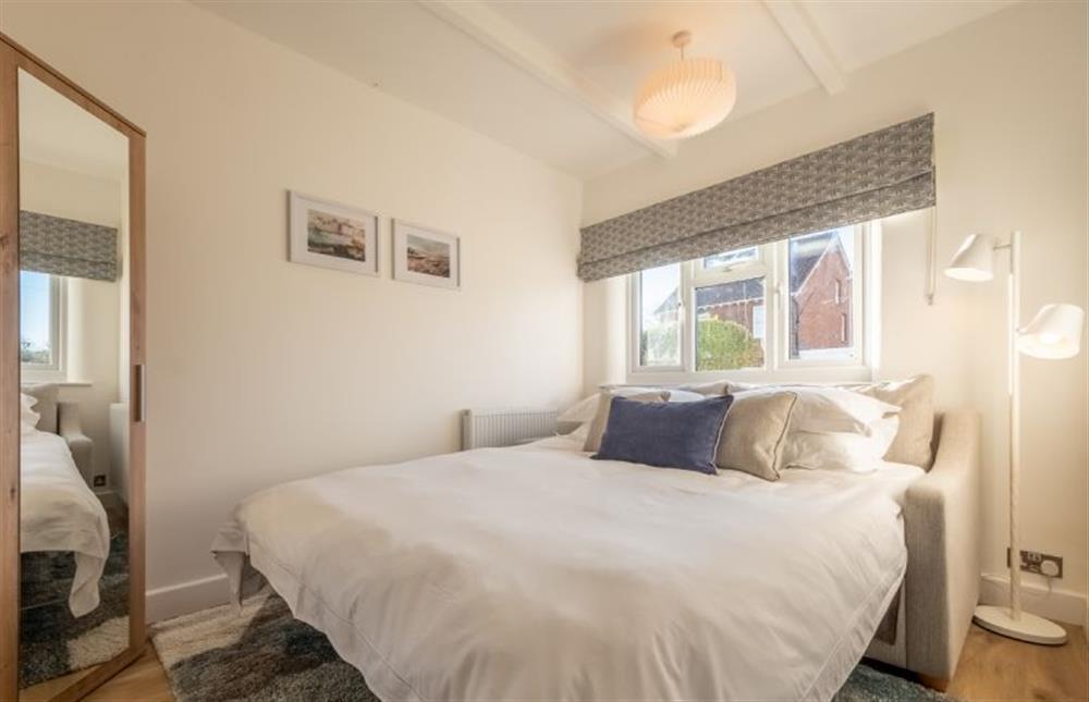 Snug/ bedroom 3 - with bed (double) at Golf Cottage, West Runton near Cromer