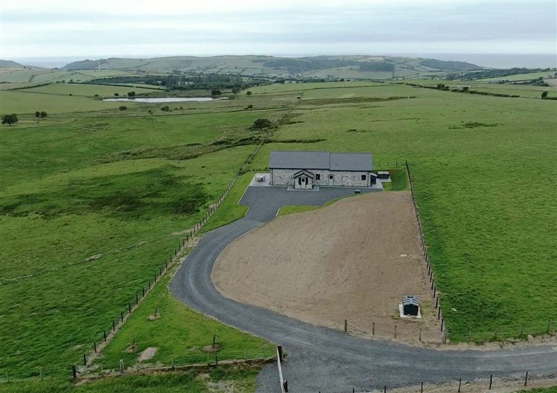 The setting of Golygfa Cwrt