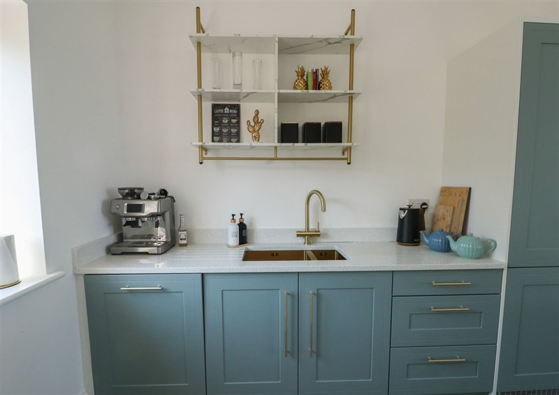 The kitchen (photo 2) at Golygfa Gele, Llanddulas