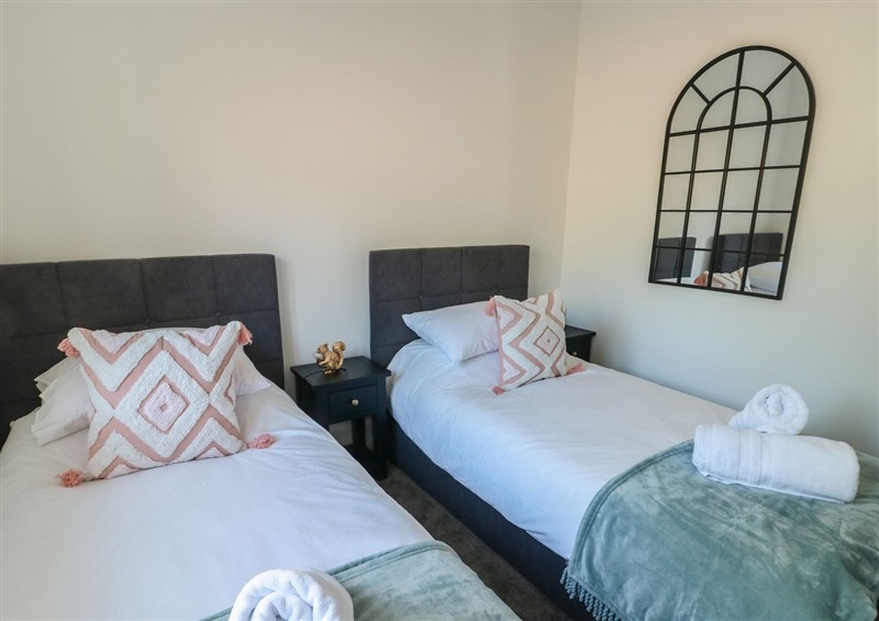 This is a bedroom (photo 3) at Golygfa Gele, Llanddulas