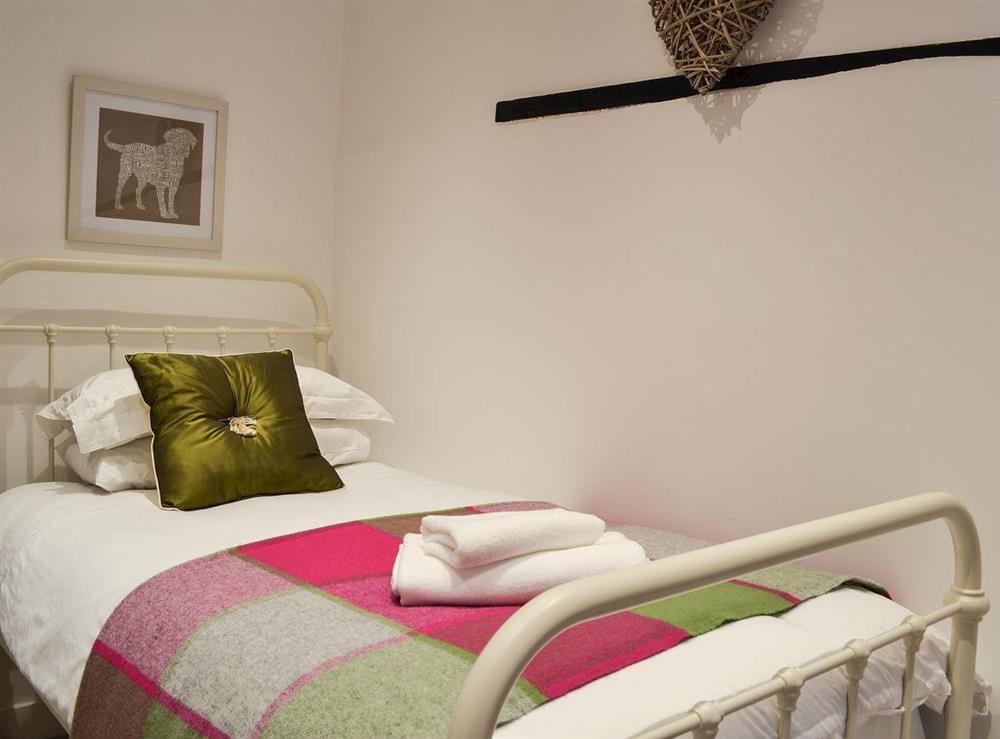 Single bedroom at Gorse Cottage in Ewhurst Green, near Robertsbridge, Sussex, East Sussex