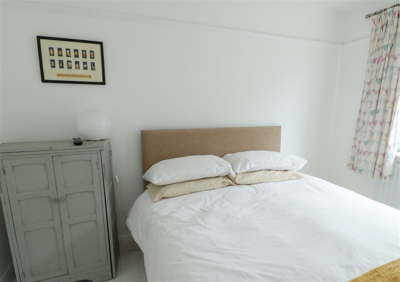 One of the 5 bedrooms (photo 5) at Gorse Hill, Rhosneigr