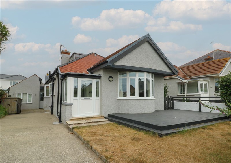 This is the setting of Gorse Hill at Gorse Hill, Rhosneigr