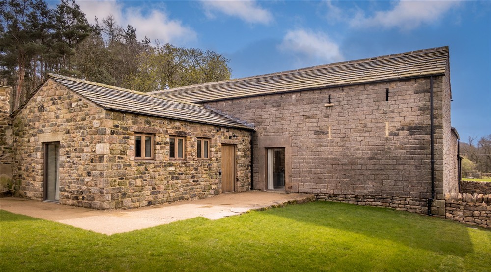 The exterior of Gorsey Bank Barn, Derbyshire at Gorsey Bank Barn in Hope Valley, Derbyshire