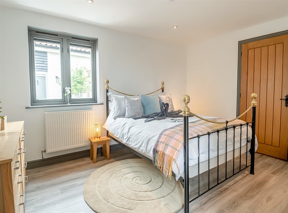 Double bedroom (photo 5) at Gosling Barn in Bergh Apton, near Brundall, Norfolk
