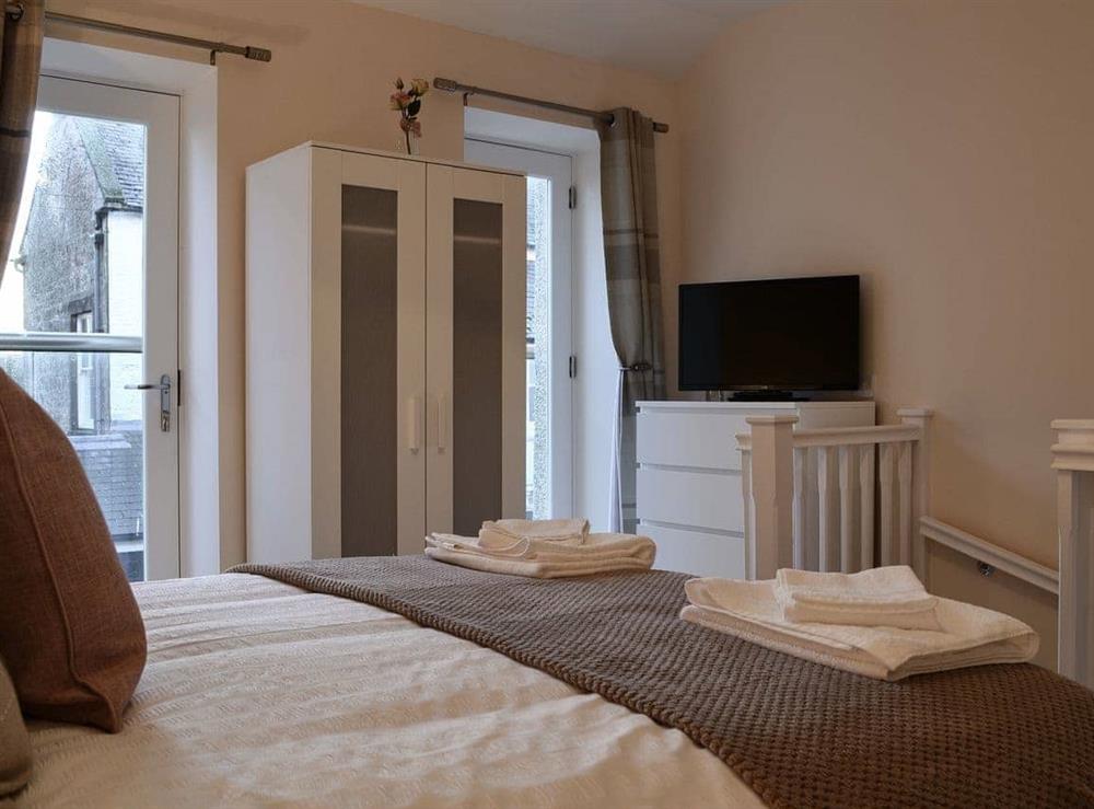 Double bedroom with en-suite at Governors Gardens in Berwick-upon-Tweed, Northumberland