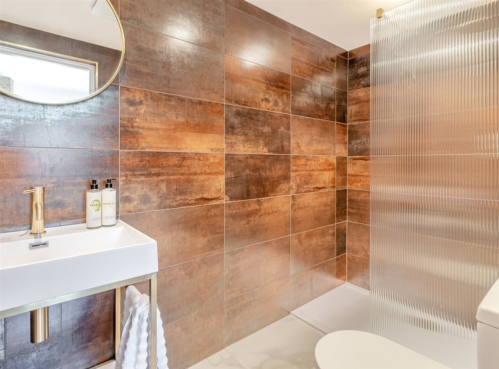 Bathroom (photo 2) at Granary Barn in Tacolneston, Norfolk