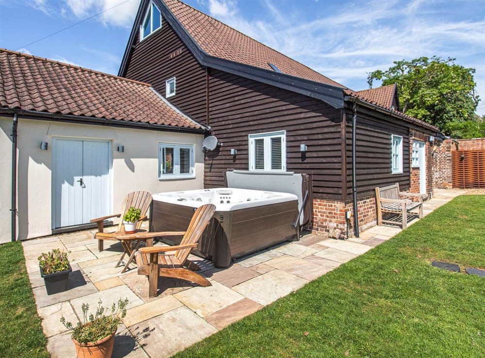 Hot tub at Granary Barn in Tacolneston, Norfolk