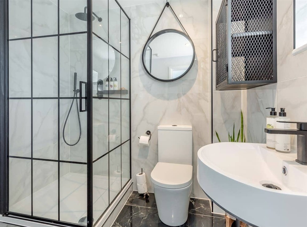 Shower room at Granary Barn in Tacolneston, Norfolk