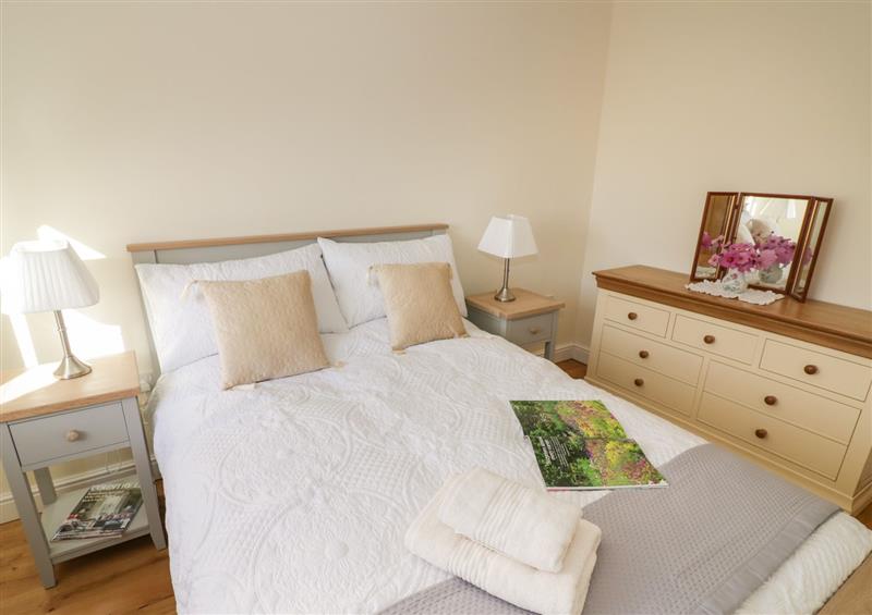 One of the 2 bedrooms at Granary Cottage No. 2, Little Dassett near Gaydon