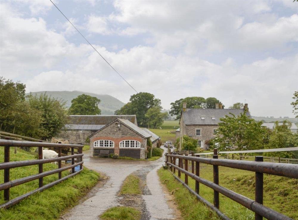Attractive holiday home location at Granary in Llantilio Pertholey, near Abergavenny, Gwent