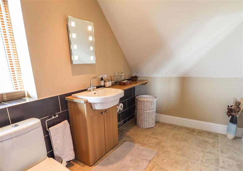 Bathroom (photo 2) at Granary Loft, Croxton Kerrial