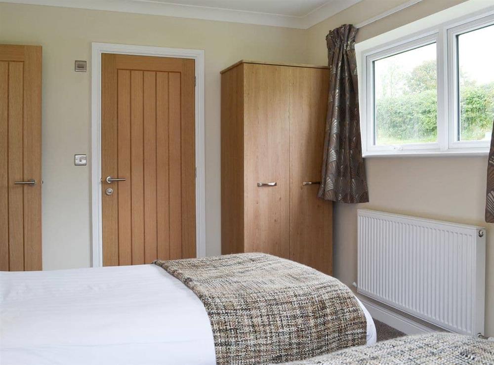 Good-sized en-suite twin bedroom at Lucys at the Grange, 
