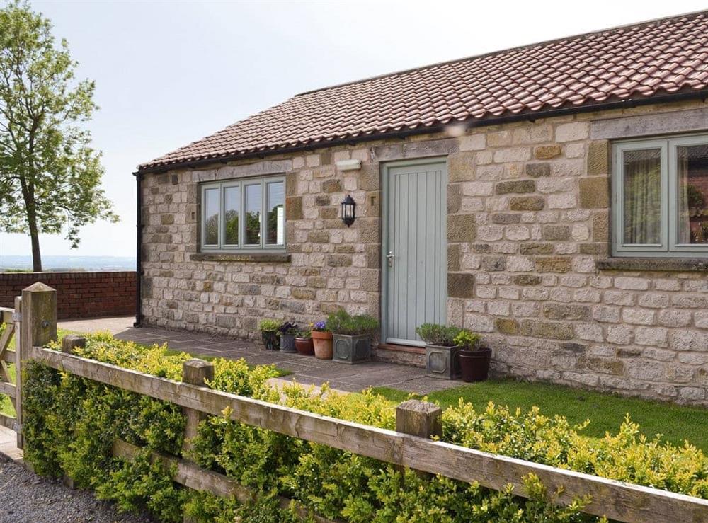 Lovely stone-built single storey holiday cottage at The Wests, 