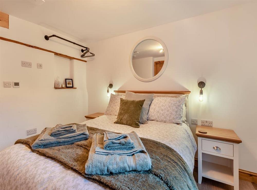 Double bedroom (photo 5) at Heathcote Hideaway, 