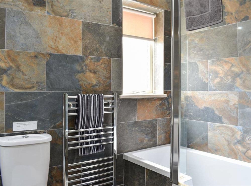 Bathroom at Granite Cottages : Upper Granite Cottage in Nethy Bridge, Inverness-Shire
