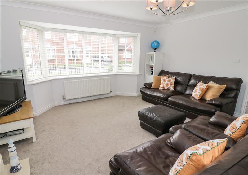 Enjoy the living room (photo 2) at Grapevine House, Balsall Common
