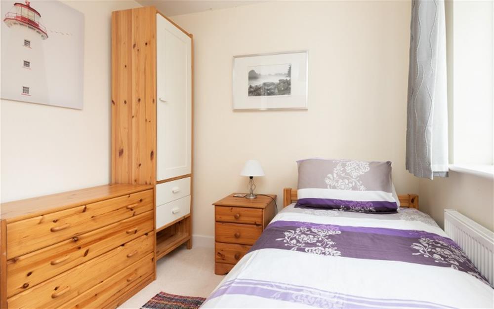 A bedroom in Grayholme (photo 3) at Grayholme in Lymington