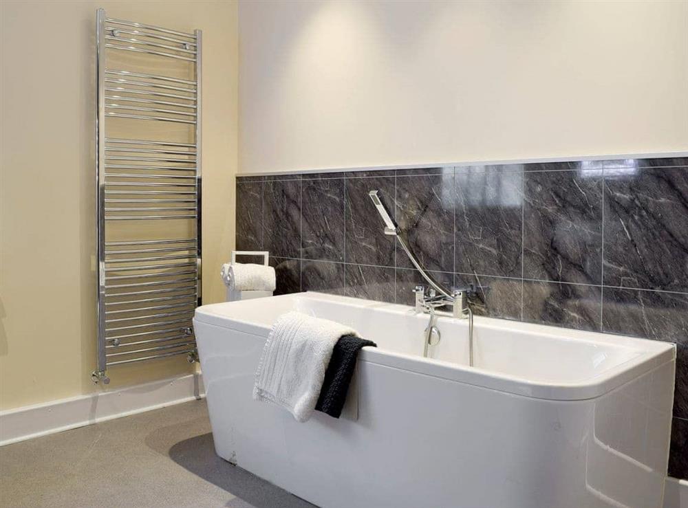 Stunning family bathroom with bath and separate shower enclosure at Green Acre Cottage in Kilgetty, Dyfed , Great Britain