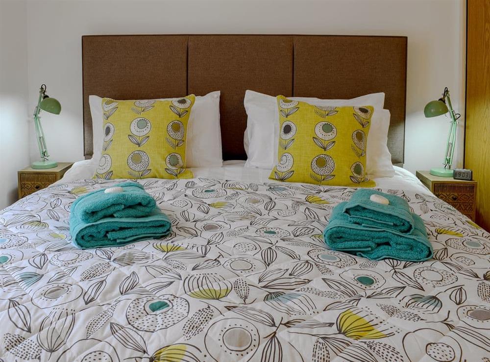 Well presented double bedroom at Greenacres Rest, 