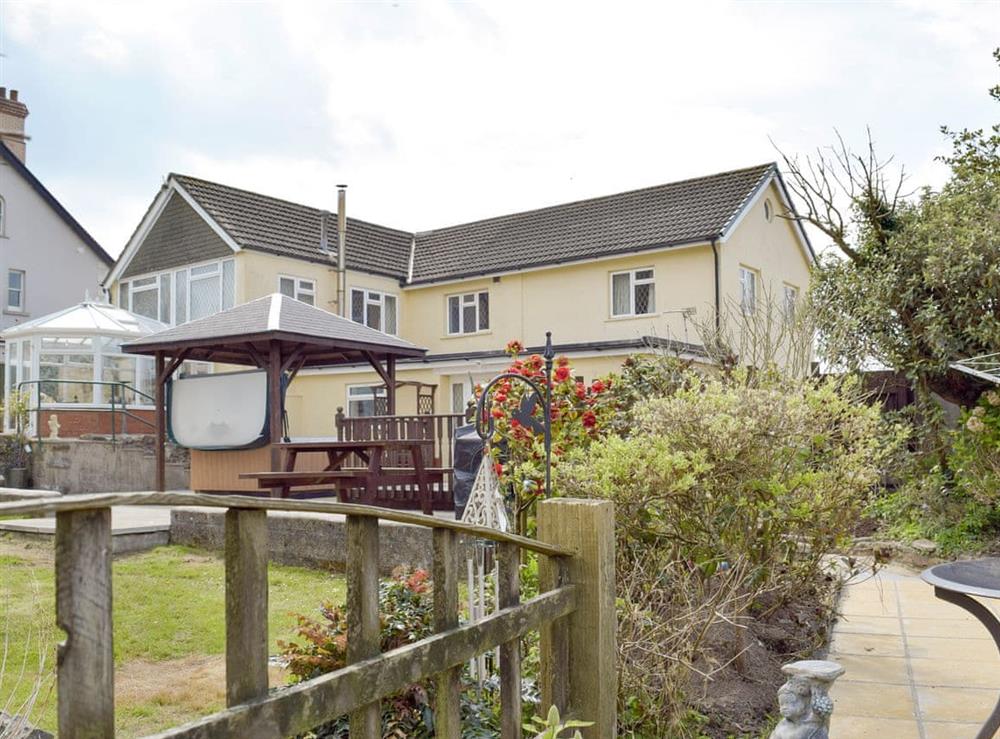 Lovely holiday home and garden at Green Haven in Narberth, Pembrokeshire, Dyfed