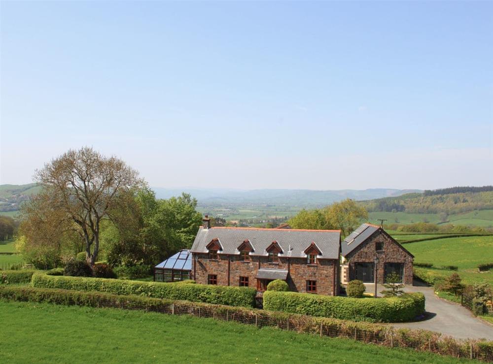 Lovely holiday home set in an outstanding rural landscape at Green Lane Cottage in Aberhafesp, near Newtown, Powys