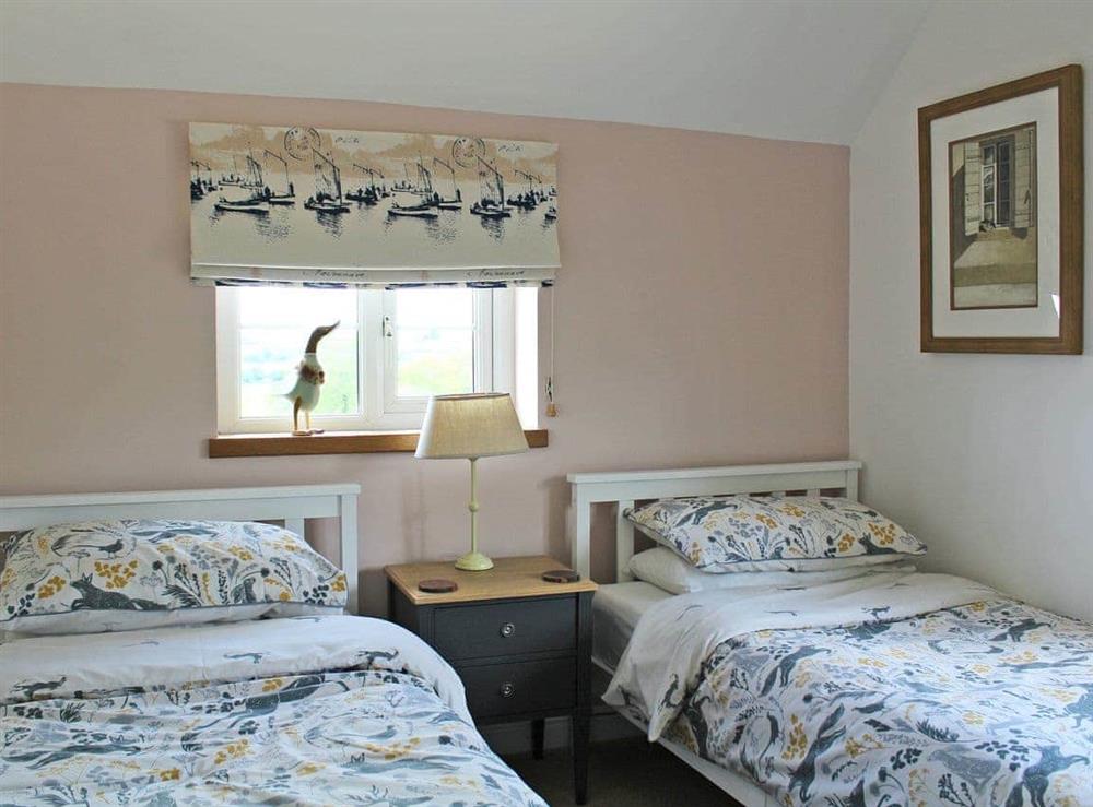 Cosy twin bedroom at Green Oak Cottage in Sandley, near Gillingham, Dorset