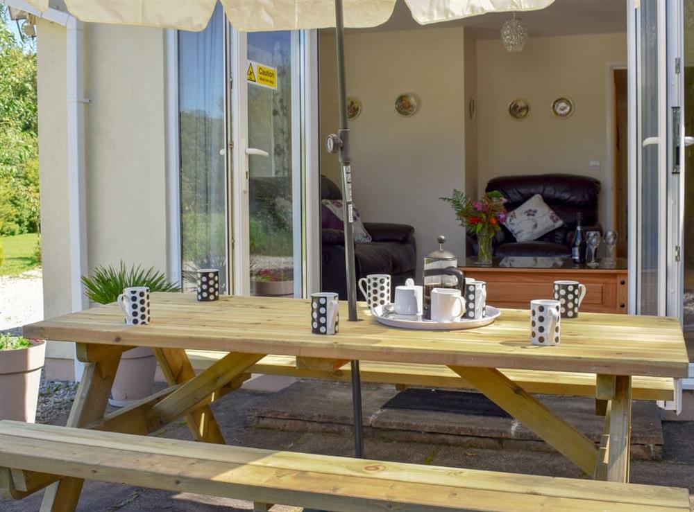 Sitting-out-area at Green Valley Retreat in Holsworthy, Devon