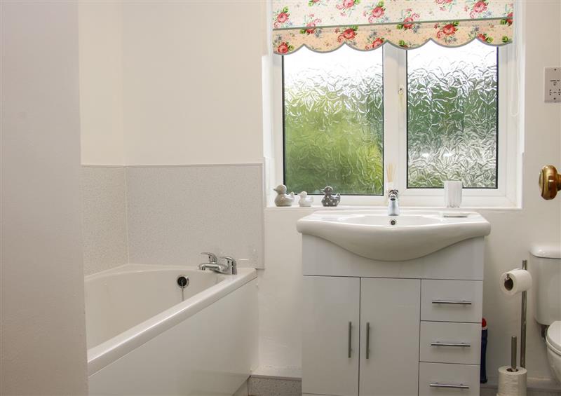 The bathroom at Greenacres, Brimfield near Woofferton