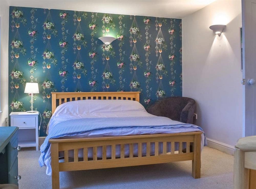 King bedroom (photo 2) at Greenacres in Treburrick near Porthcothan Bay, Cornwall