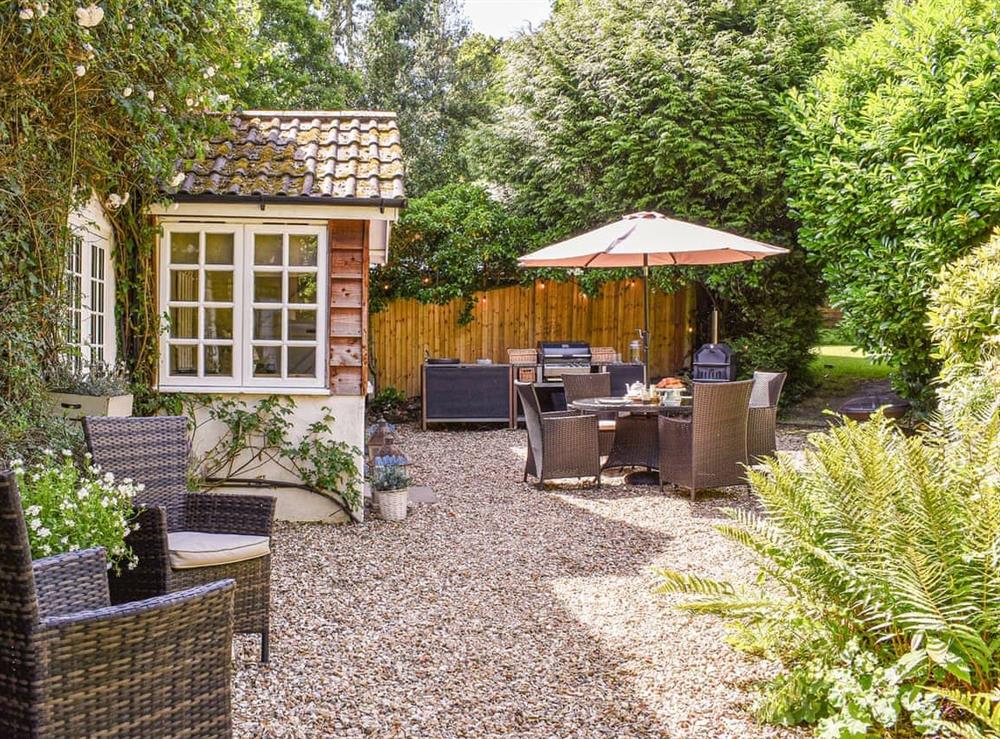 Sitting-out-area at Greenbank Cottage in Burley, Hampshire