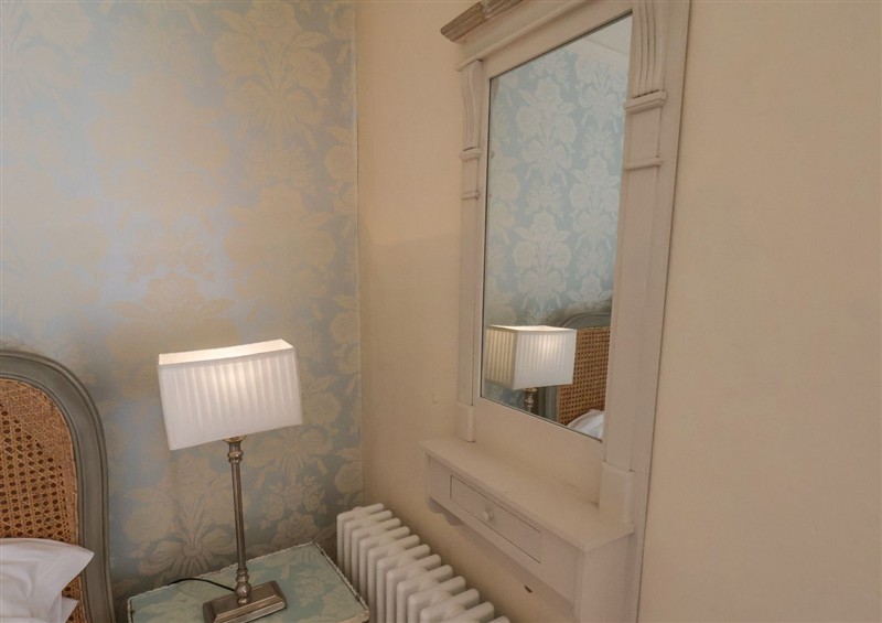 This is a bedroom (photo 4) at Greenfingers, Whitby