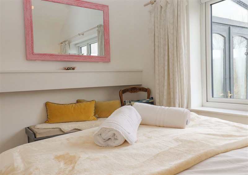 This is a bedroom (photo 7) at Greengates, Camber