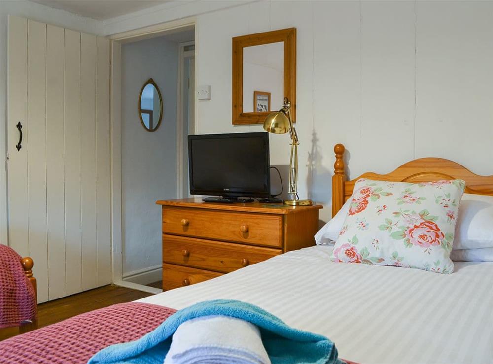 Twin bedroom at Greenside Cottage in Wigton, Cumbria
