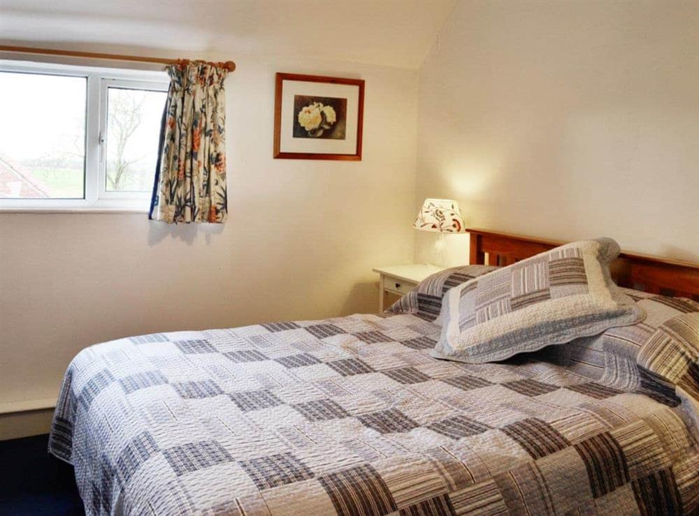 Double bedroom at Grooms Cottage in Shelford, Nottinghamshire