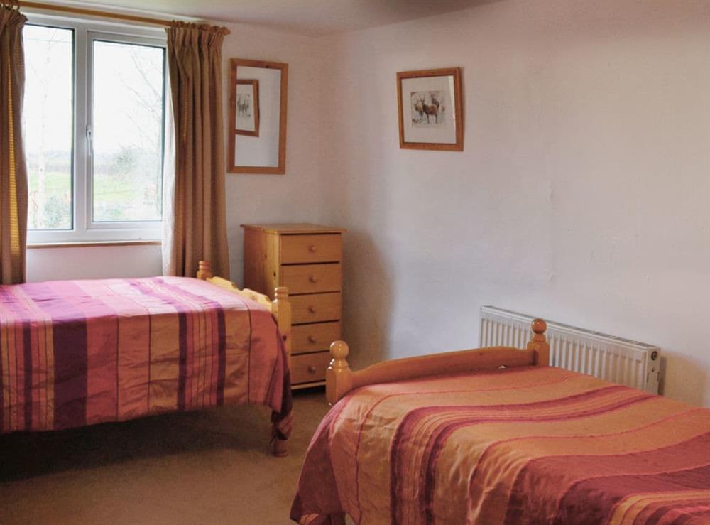 Twin bedroom at Grooms Cottage in Shelford, Nottinghamshire